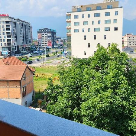 Brand New Two Bedroom And One Living Room Apartment In A Great Location! Szarajevó Kültér fotó