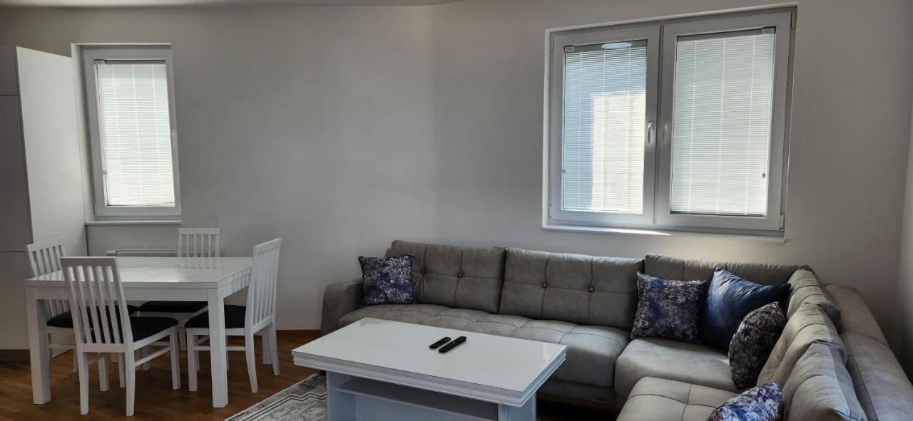 Brand New Two Bedroom And One Living Room Apartment In A Great Location! Szarajevó Kültér fotó