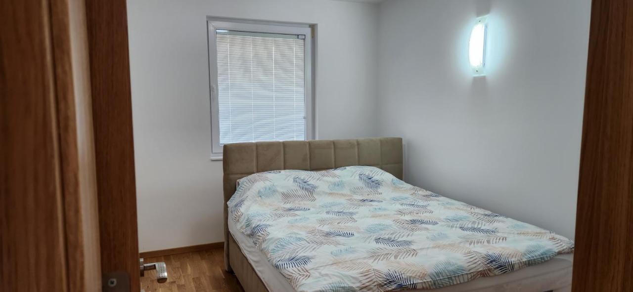 Brand New Two Bedroom And One Living Room Apartment In A Great Location! Szarajevó Kültér fotó
